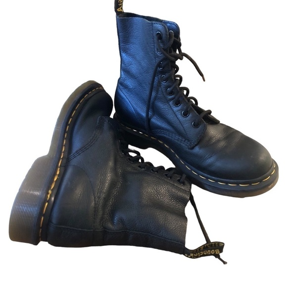 Doc Martens Airwair Moto Combat Boot Sz. 8 Black Leather Lace Up #1460 8-Eye - Picture 5 of 8